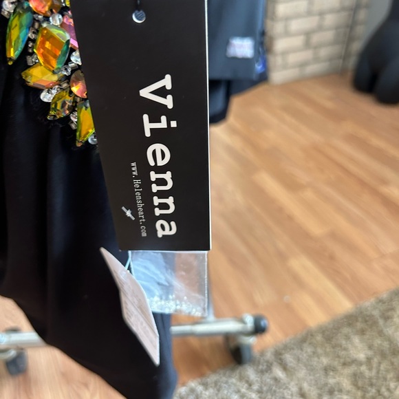 Formal Short Dress by Vienna size 4 Black w/ large multicolored crystals fitted - Picture 2 of 6